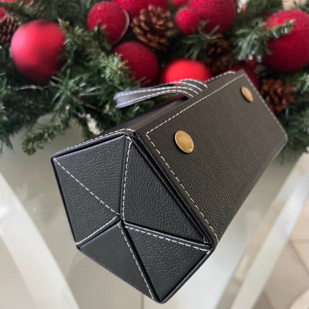 The Leah 5 Eyeglass and Jewelry Case
